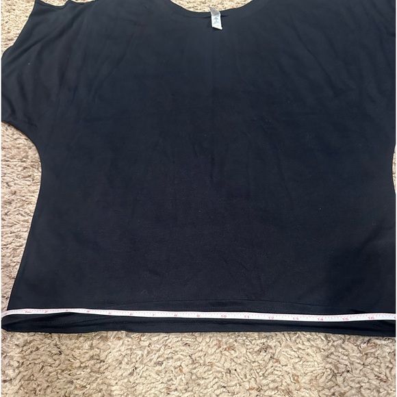 Bella scoop neck dolman sleeved soft tee! - Picture 8 of 8